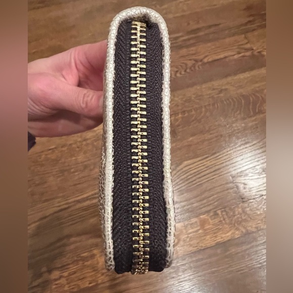 Coach metallic gold zip around wallet - Picture 5 of 13